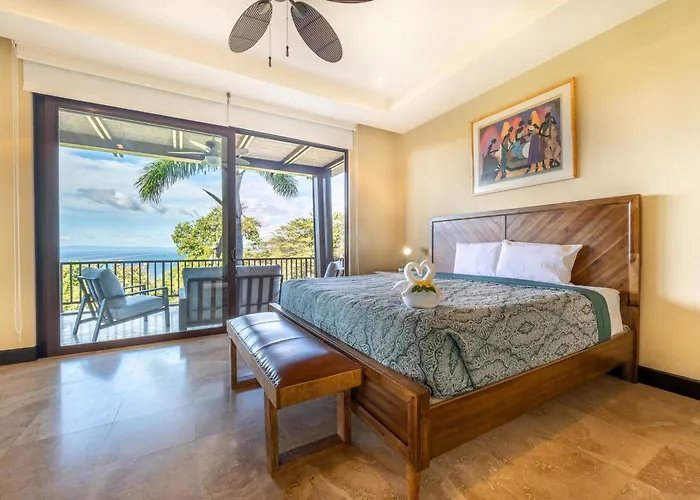Ocean-view Costa Rica Villa, Balcony & Pool *