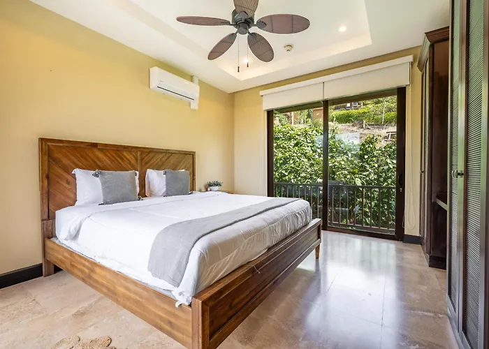 Ocean-view Costa Rica Villa, Balcony & Pool Apartment