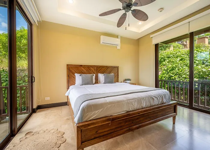 Ocean-view Costa Rica Villa, Balcony & Pool Playa Ocotal