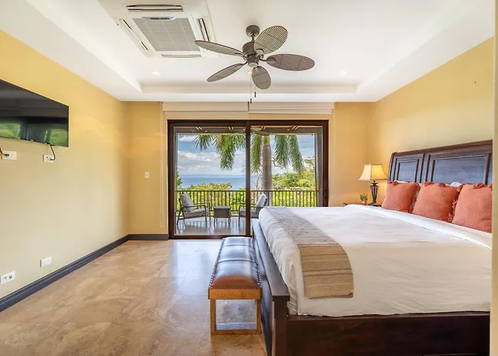 Ocean-view Costa Rica Villa, Balcony & Pool Apartment