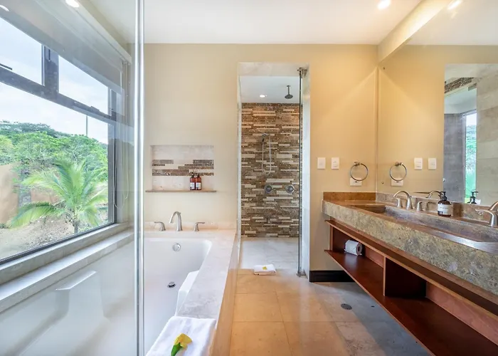 Ocean-view Costa Rica Villa, Balcony & Pool Playa Ocotal